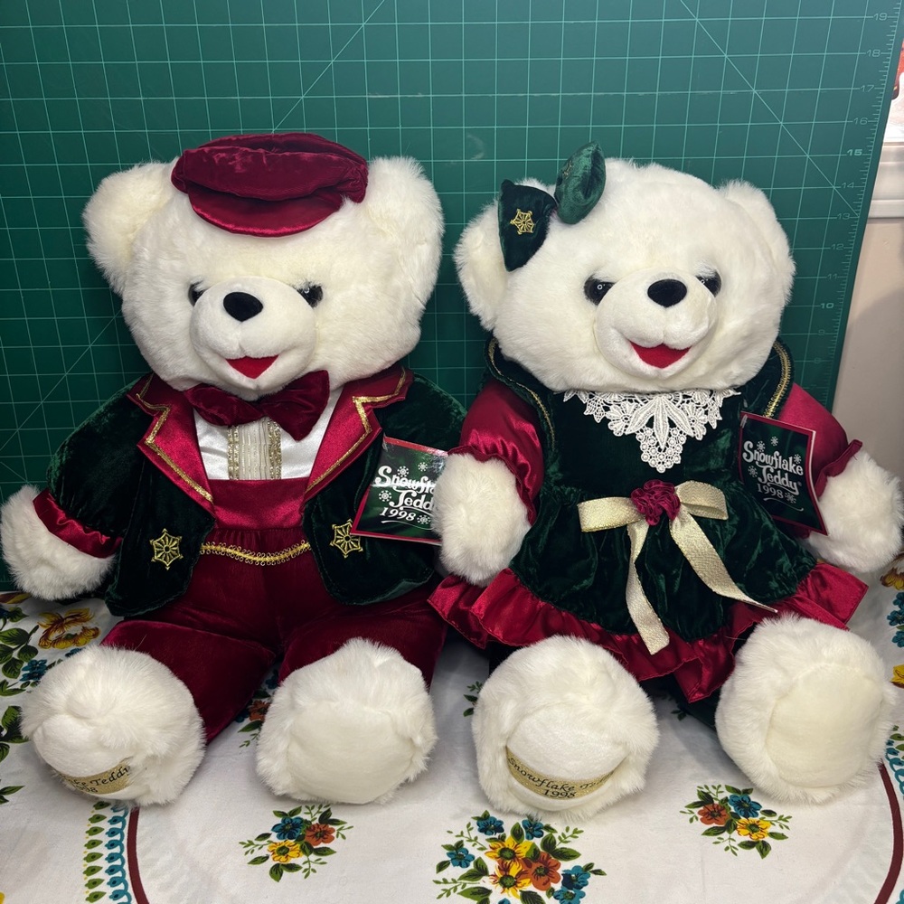 Pair of Snowflake Teddy Bear Boy & Girl 22" 1998 Dan Dee Plush